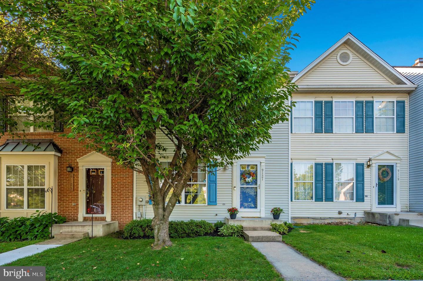 9121 Ridgefield LANE