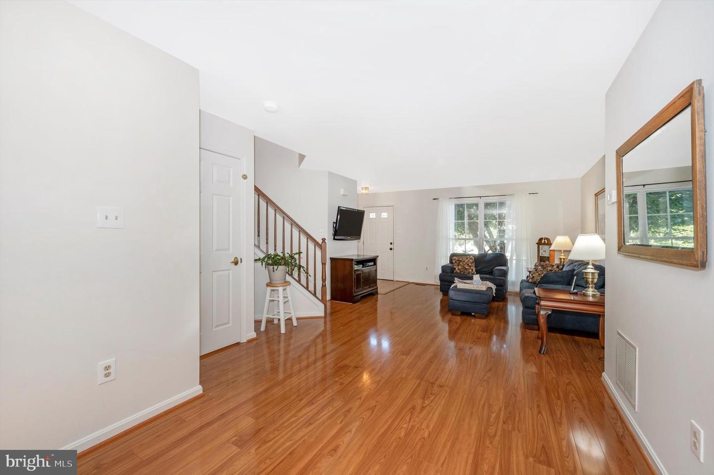 9121 Ridgefield LANE
