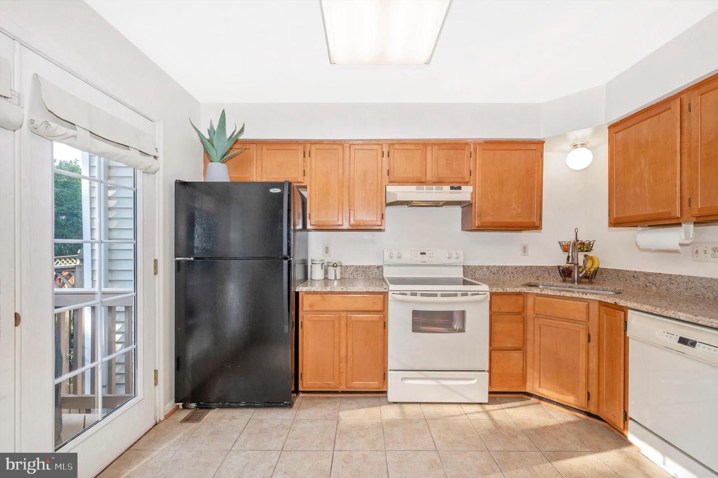 9121 Ridgefield LANE