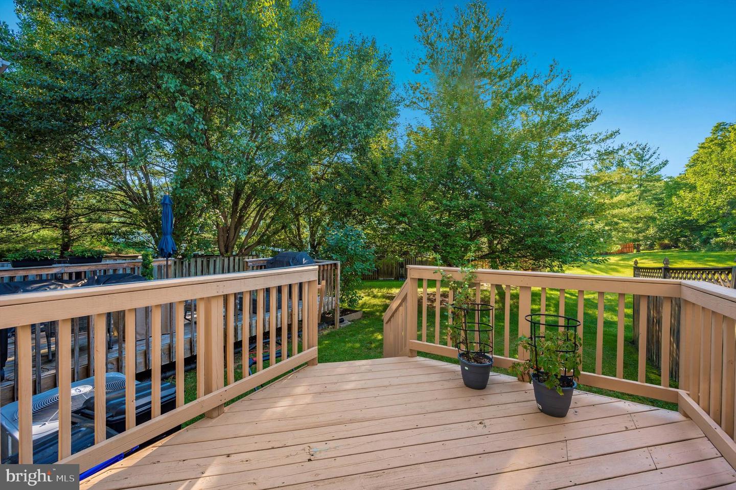 9121 Ridgefield LANE