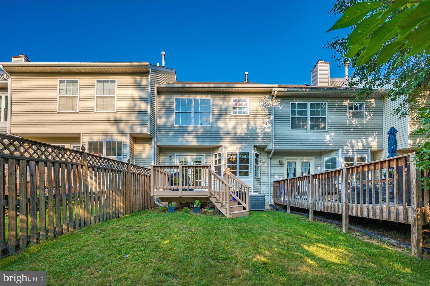 9121 Ridgefield LANE