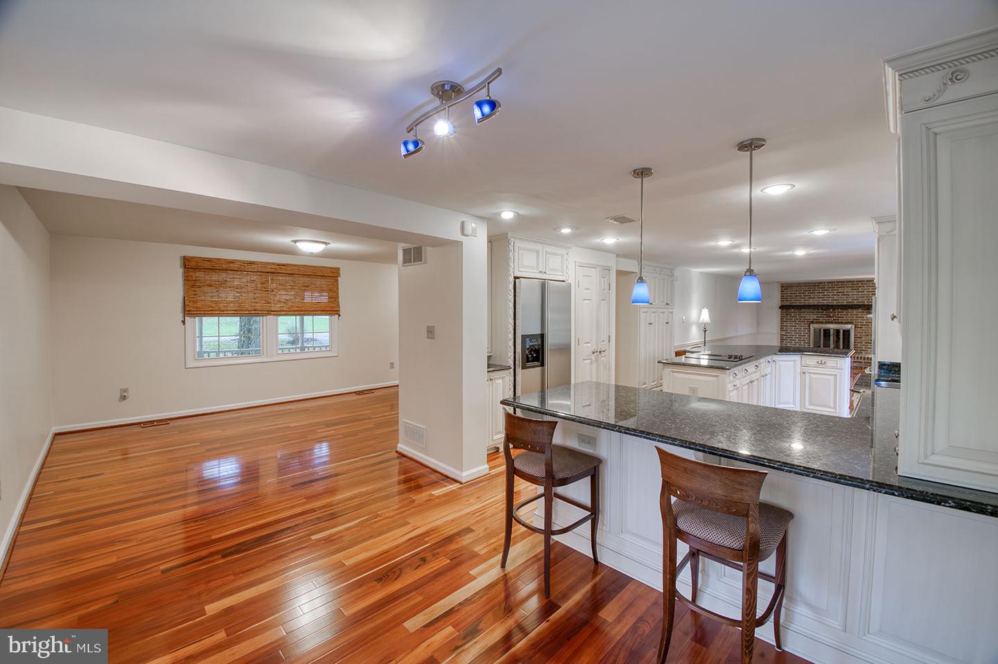 5827 Woodwinds CIRCLE