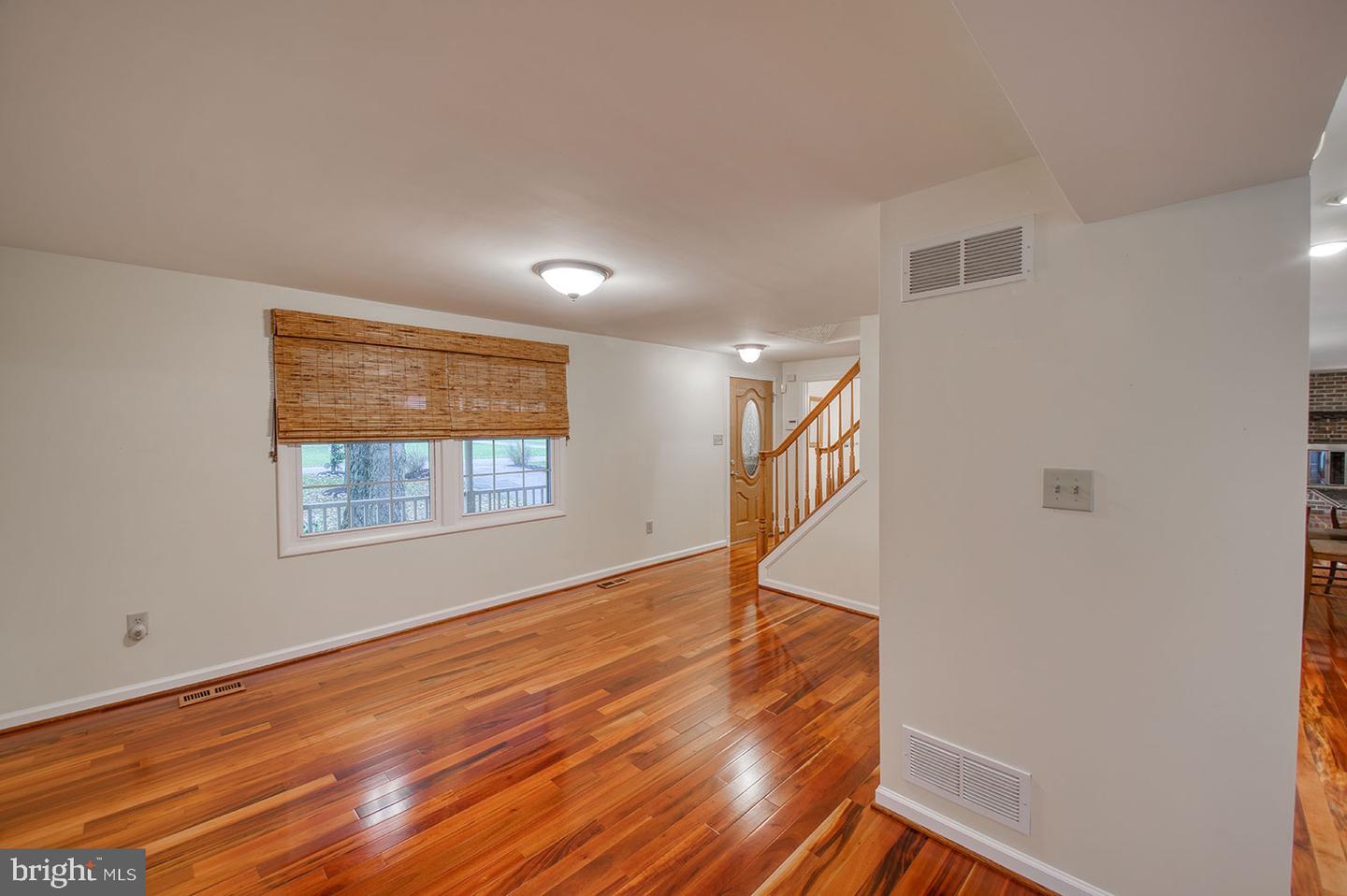 5827 Woodwinds CIRCLE
