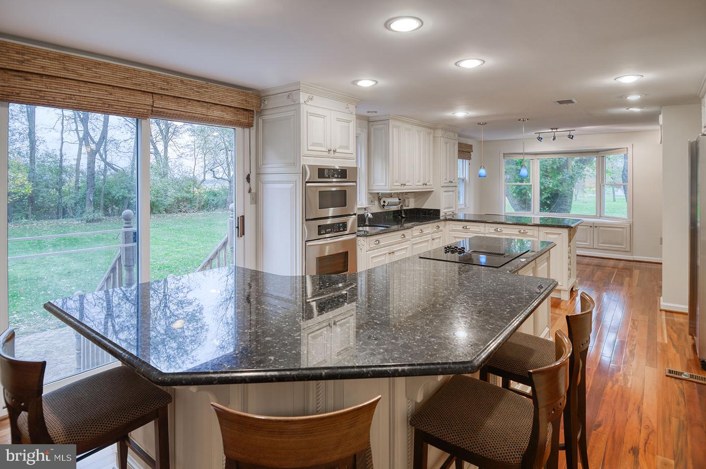 5827 Woodwinds CIRCLE