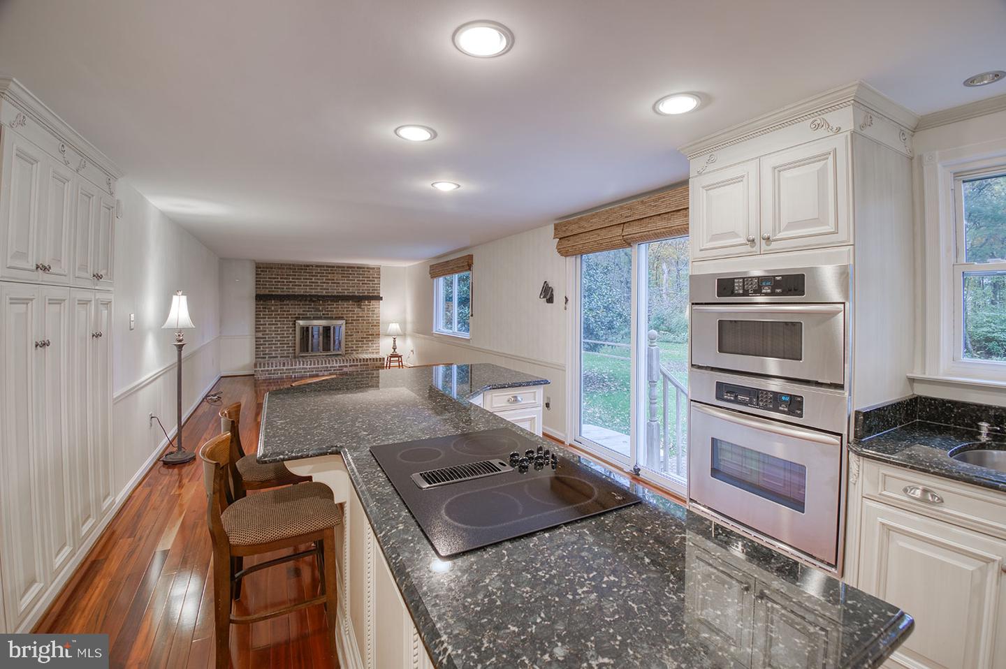 5827 Woodwinds CIRCLE