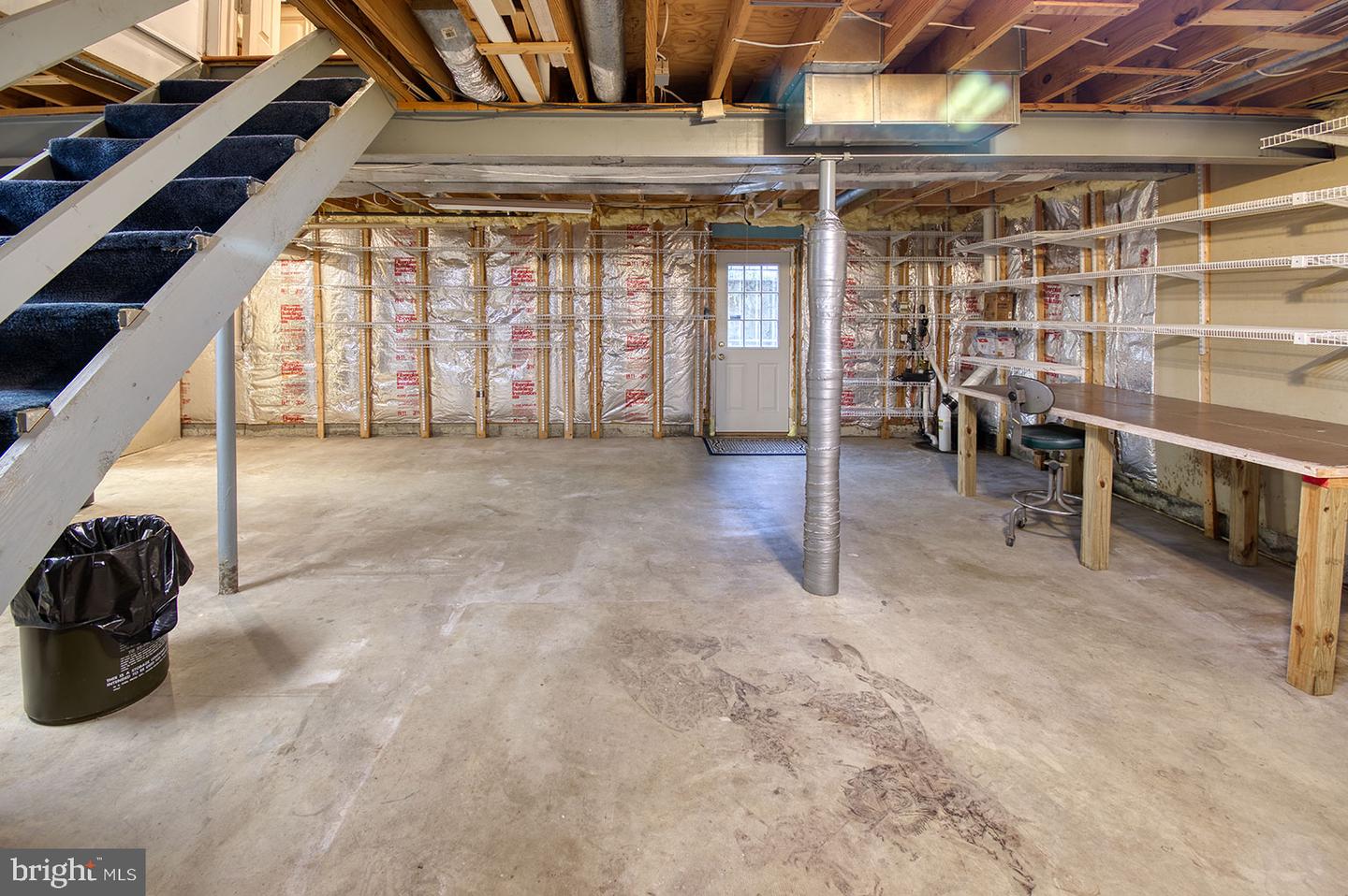 5827 Woodwinds CIRCLE