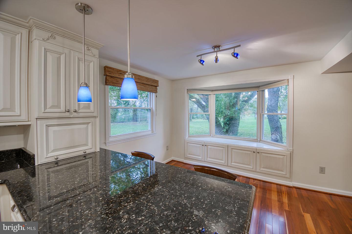 5827 Woodwinds CIRCLE