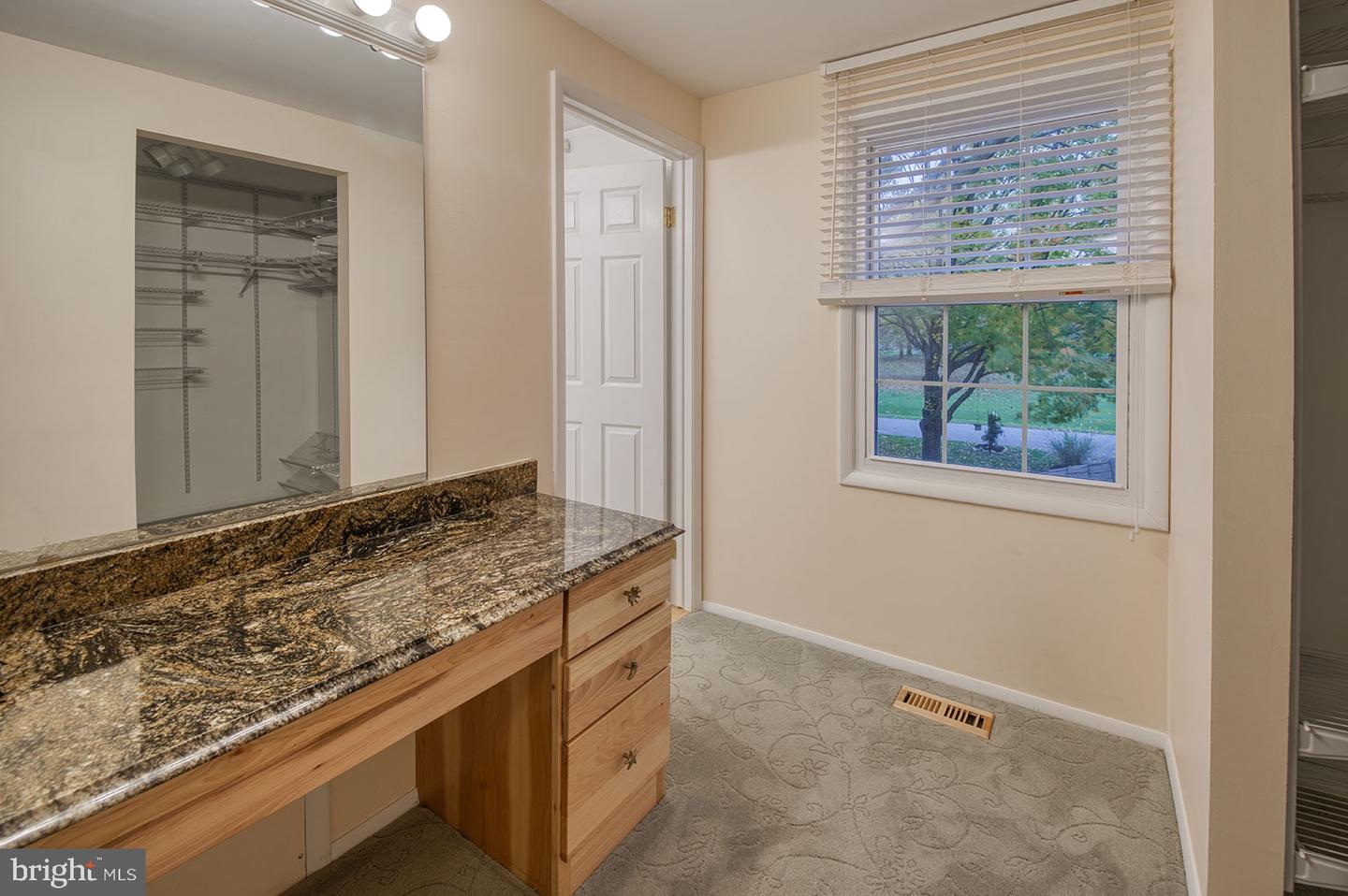 5827 Woodwinds CIRCLE