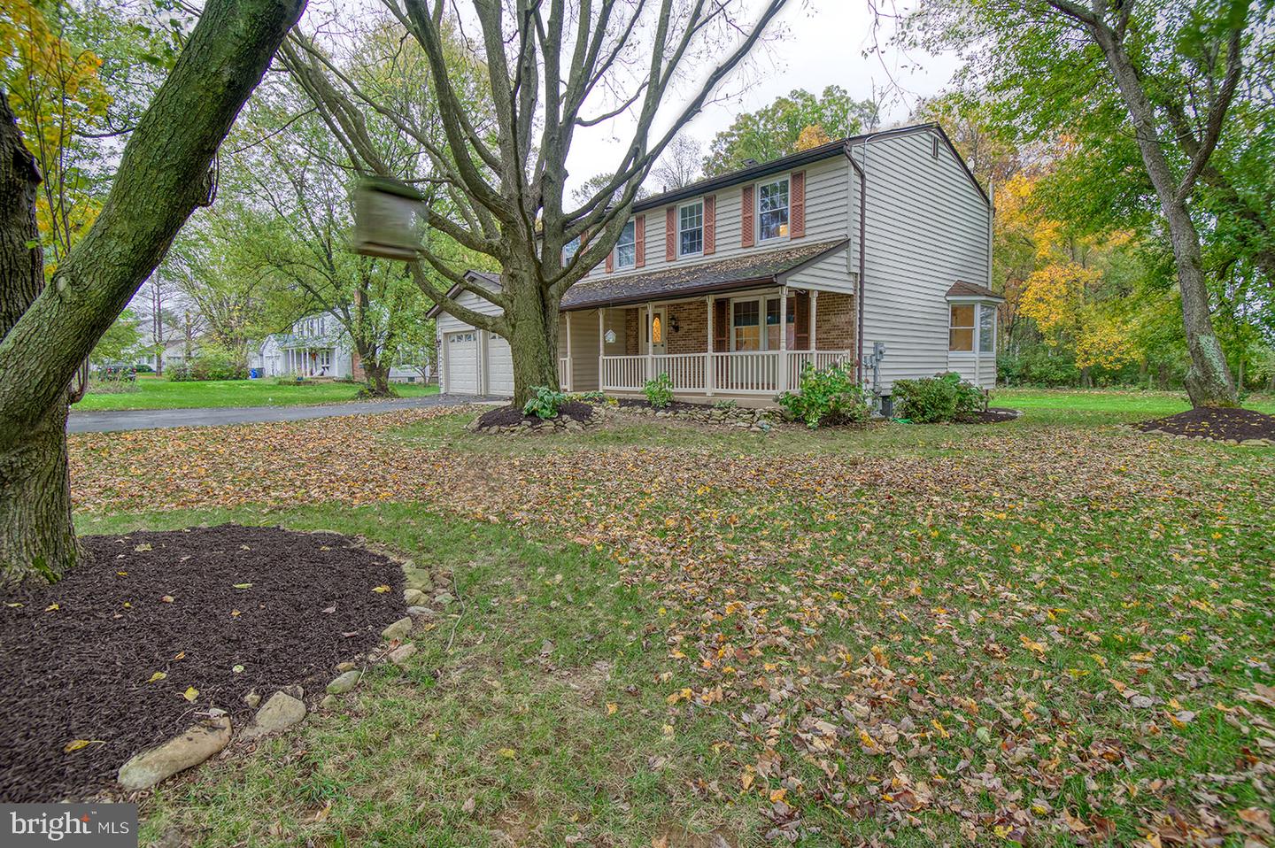 5827 Woodwinds CIRCLE