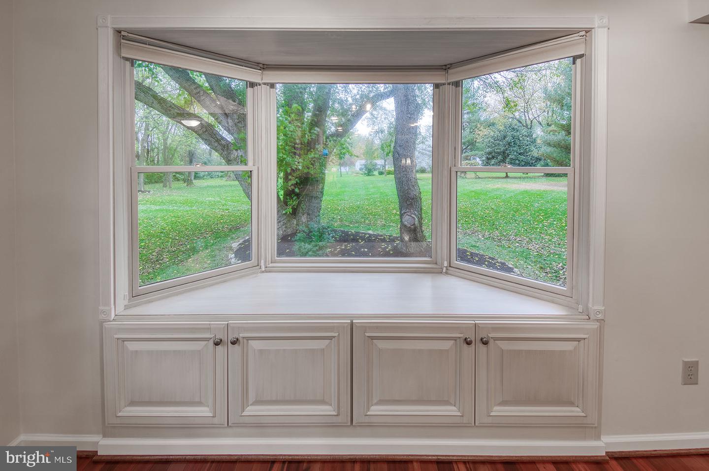 5827 Woodwinds CIRCLE