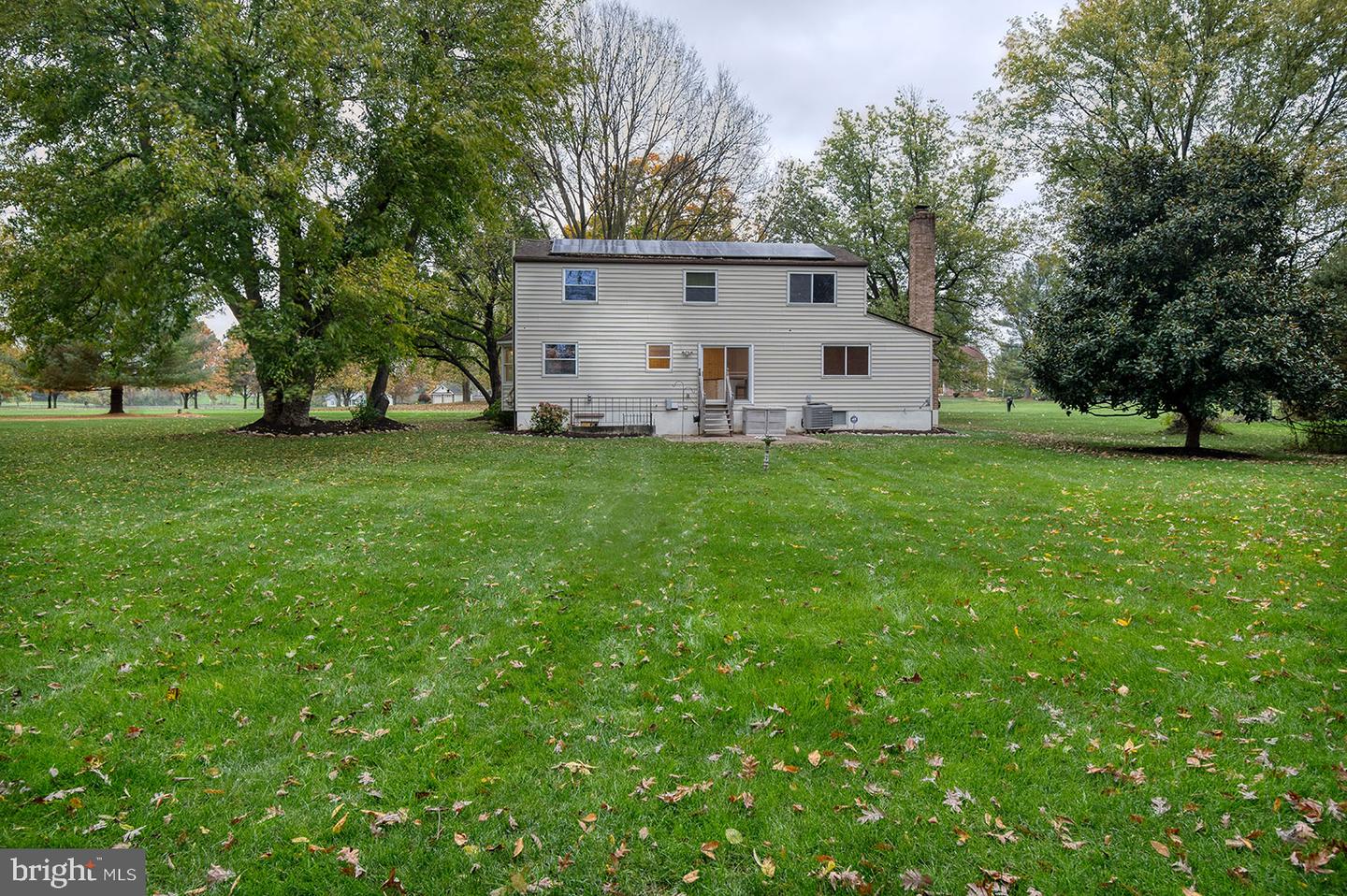5827 Woodwinds CIRCLE