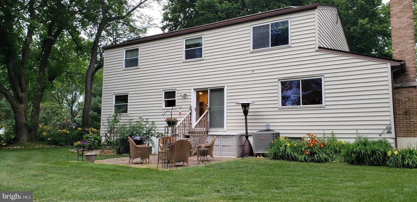 5827 Woodwinds CIRCLE