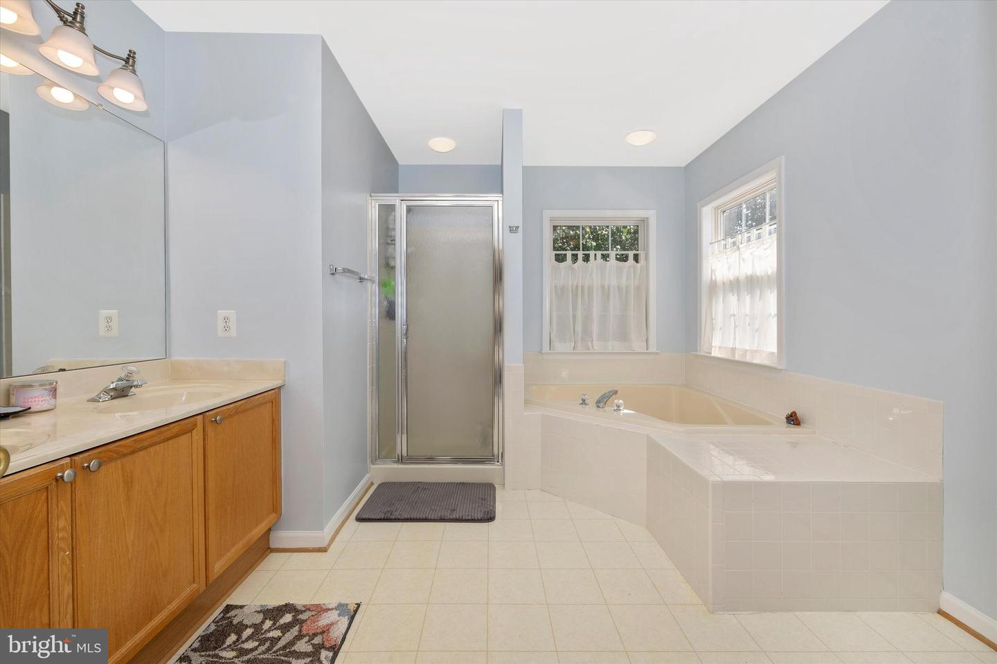 86 George Thomas DRIVE