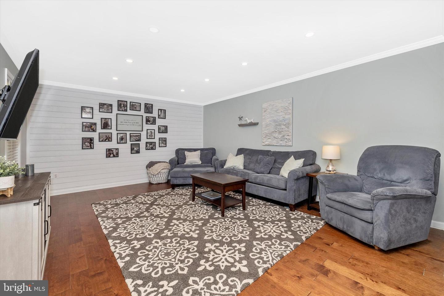 86 George Thomas DRIVE