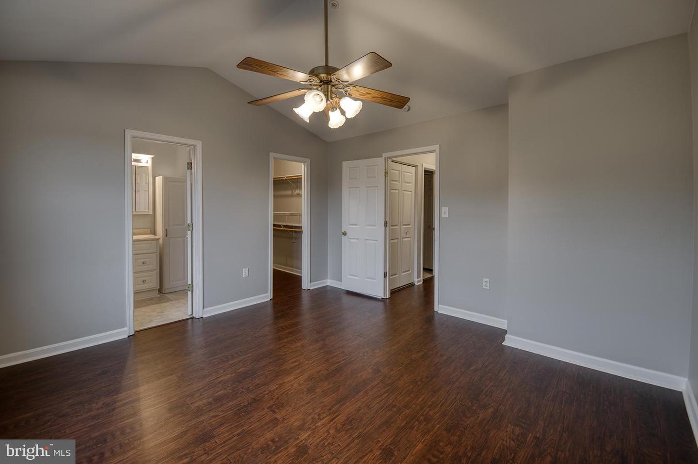 5625 Crestwood COURT
