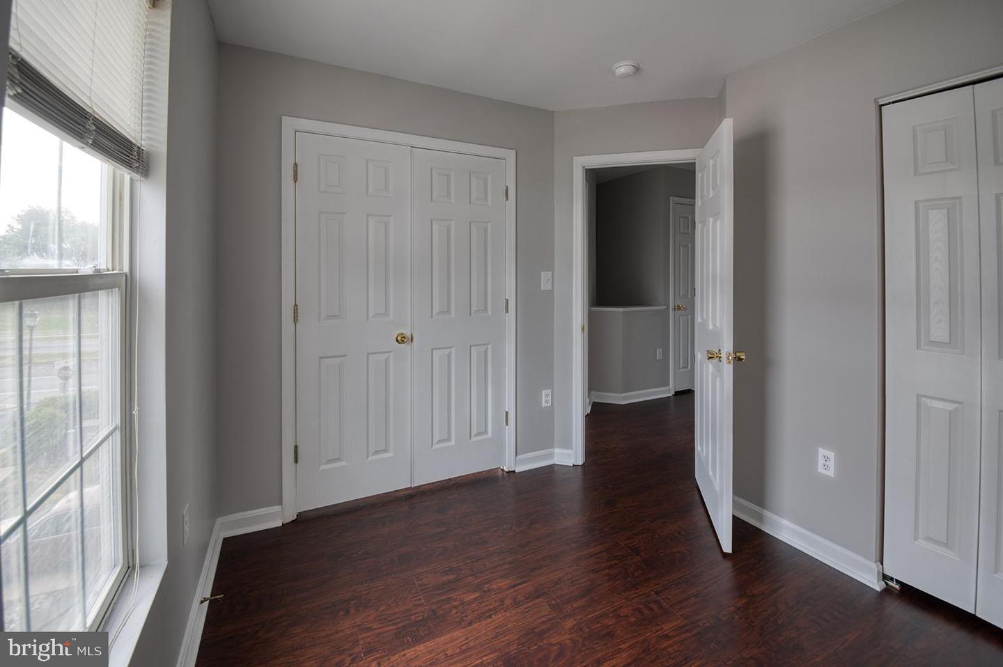 5625 Crestwood COURT