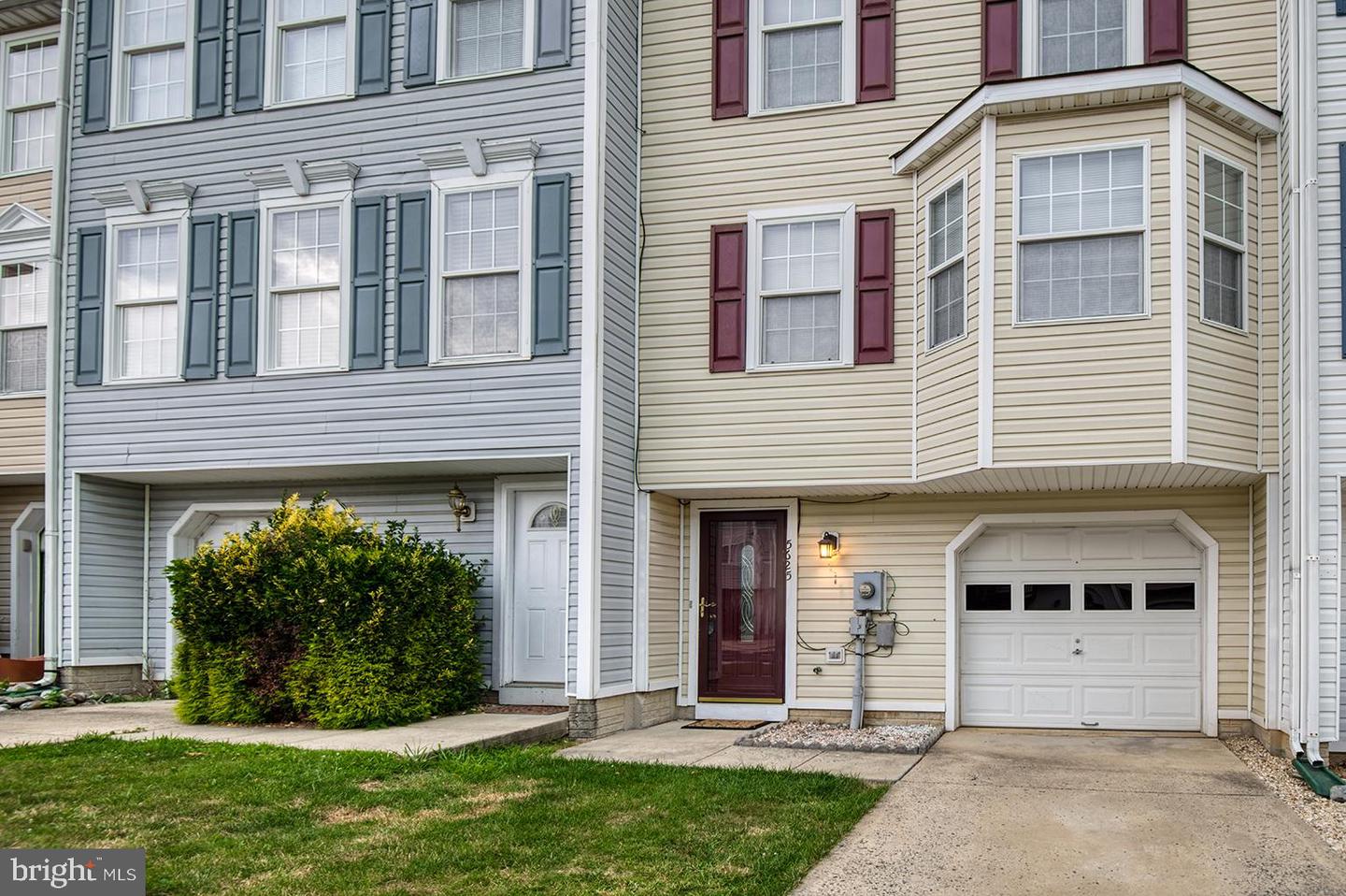 5625 Crestwood COURT