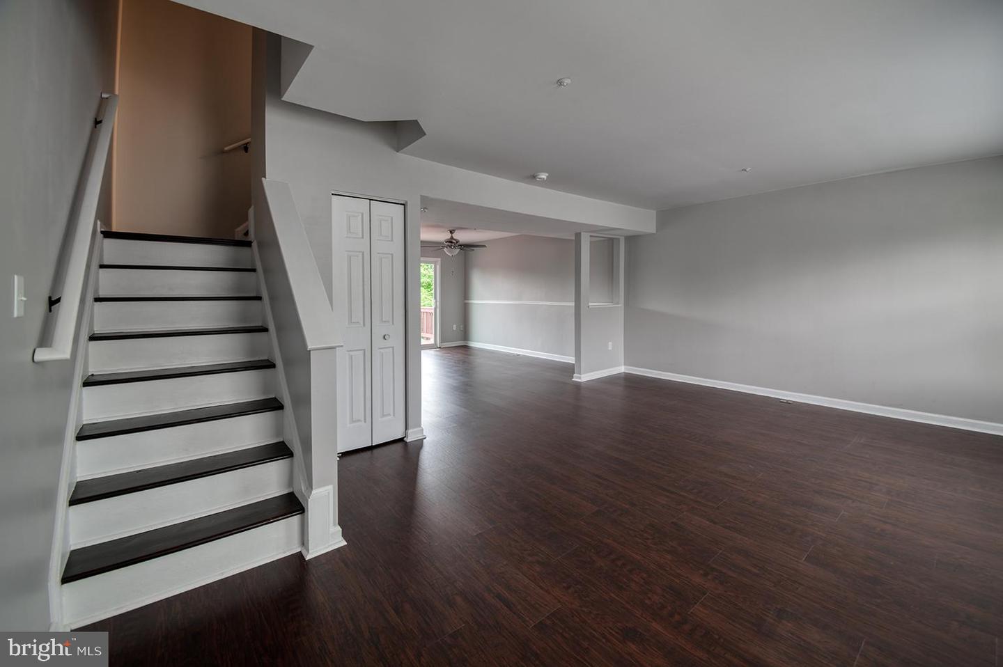 5625 Crestwood COURT