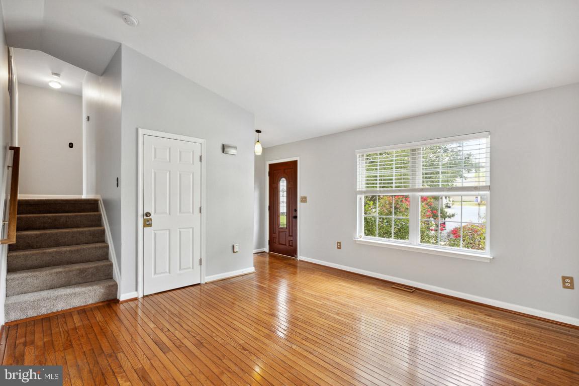 1202 Whitley COURT