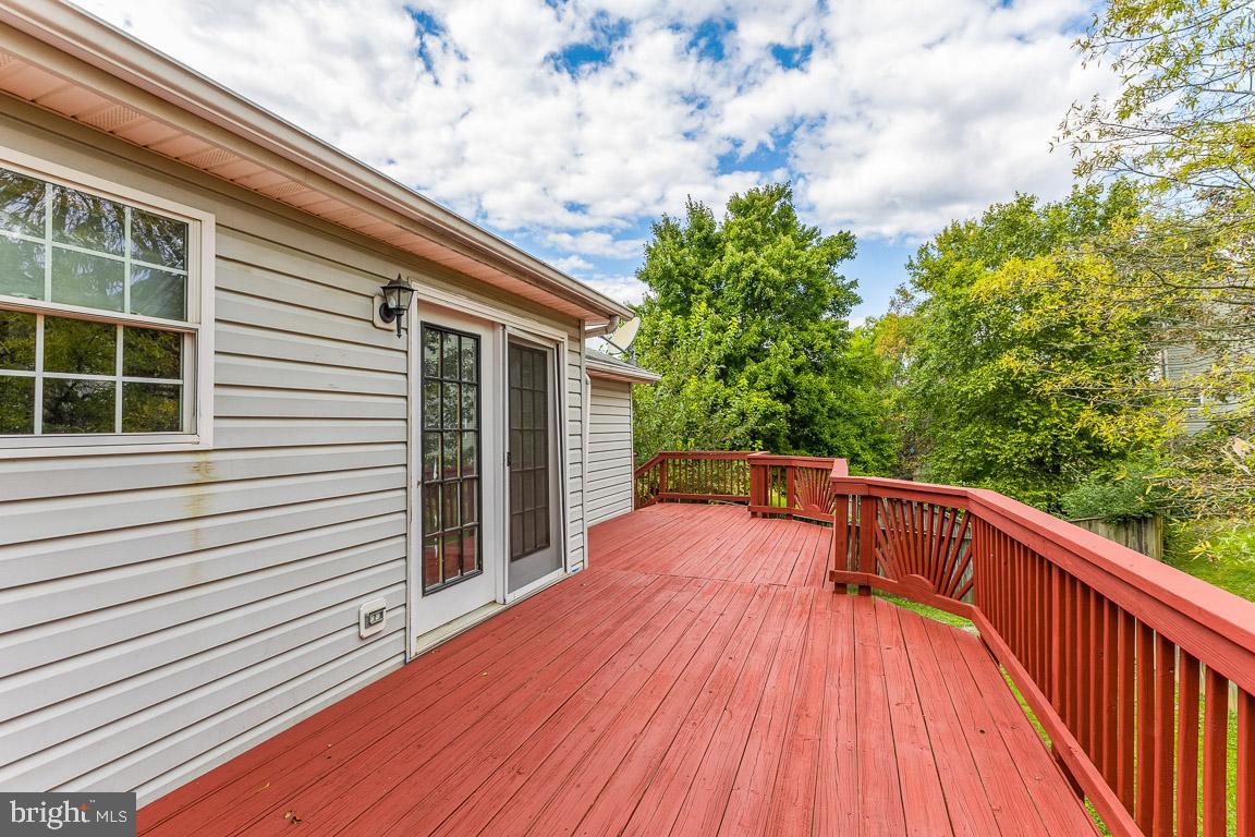 1202 Whitley COURT