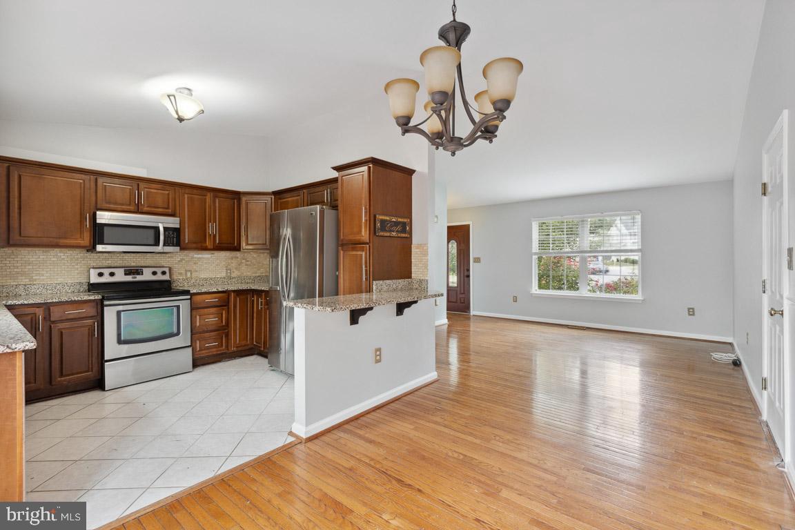 1202 Whitley COURT