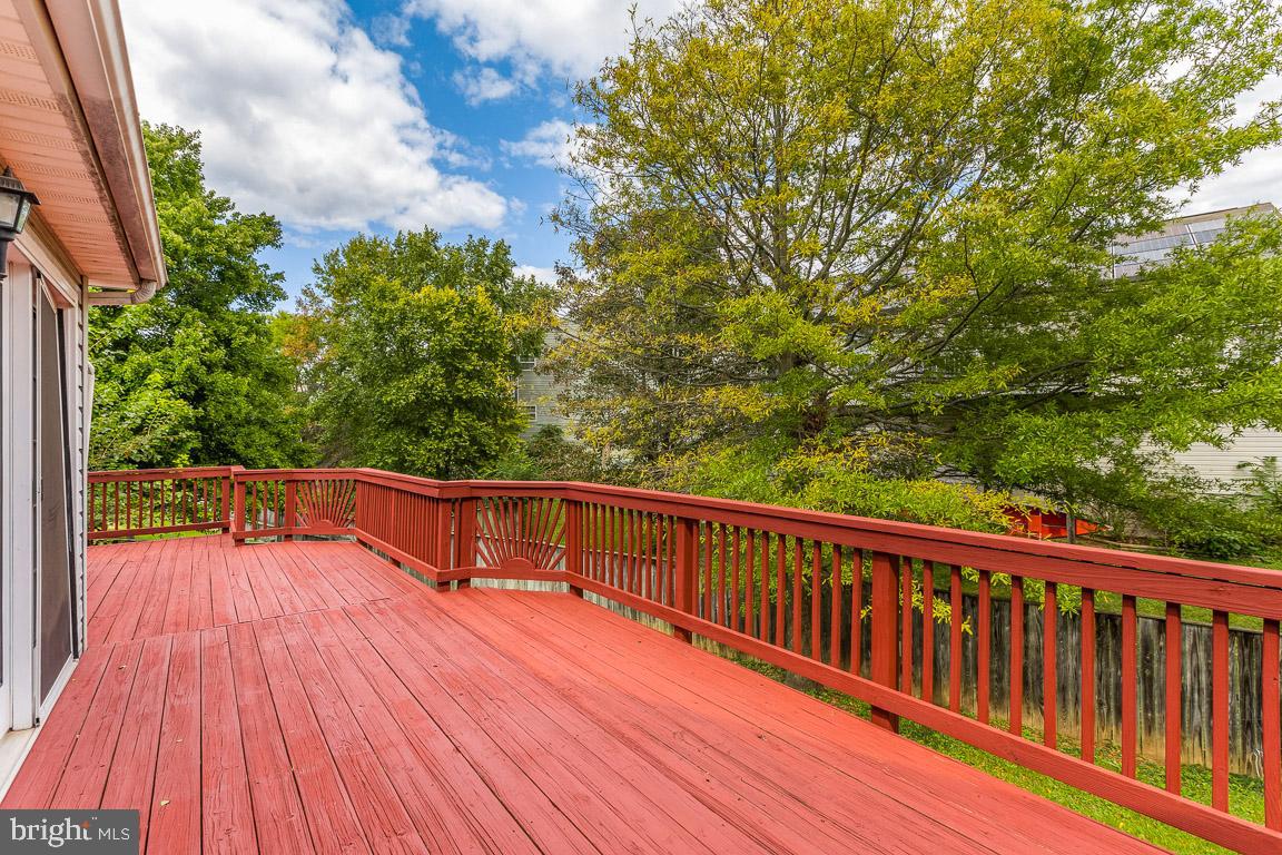1202 Whitley COURT