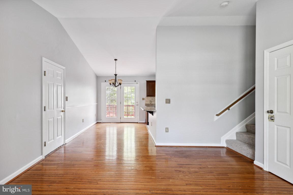 1202 Whitley COURT