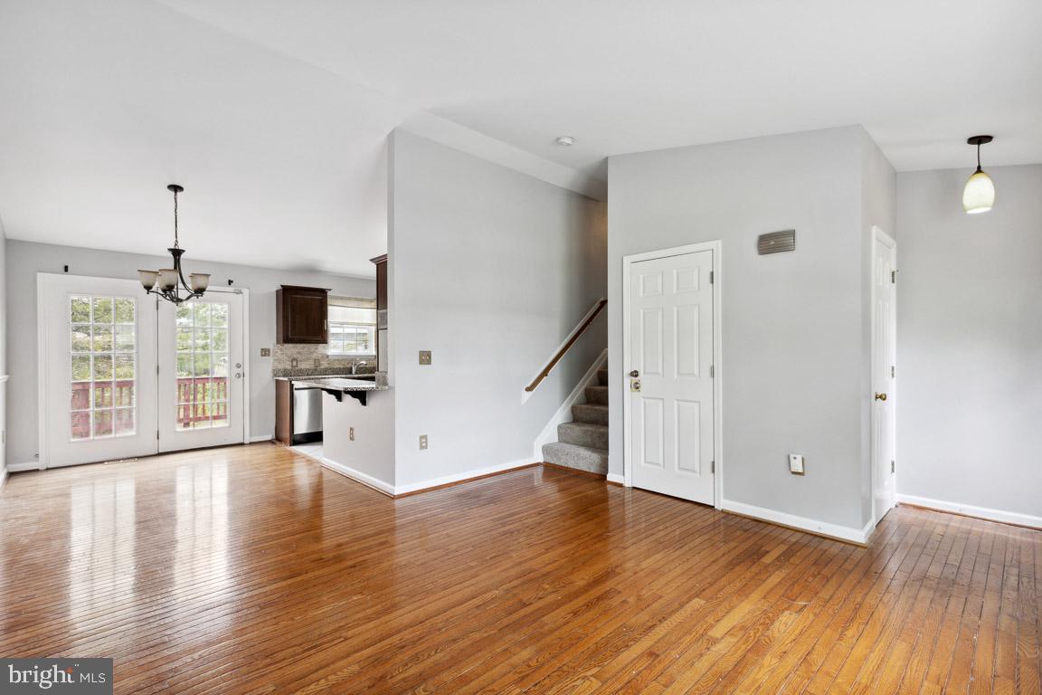 1202 Whitley COURT