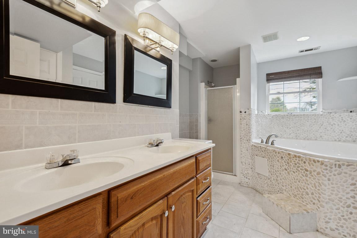1202 Whitley COURT