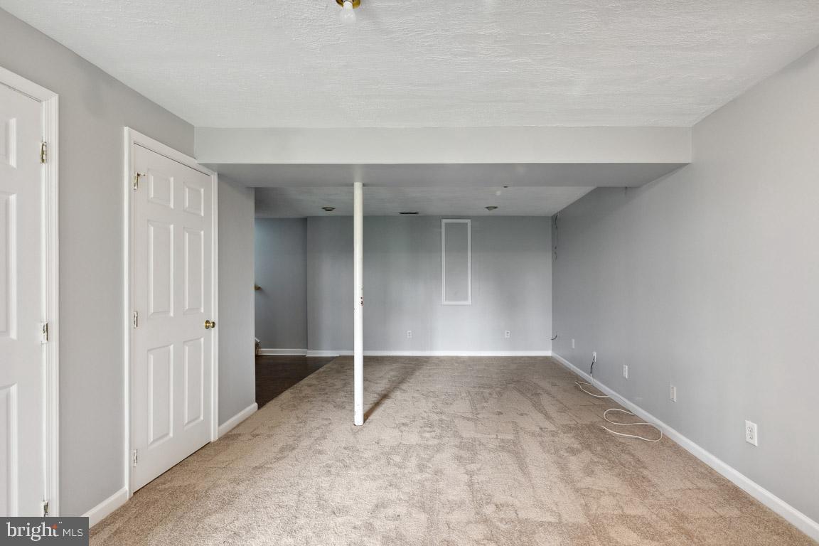 1202 Whitley COURT