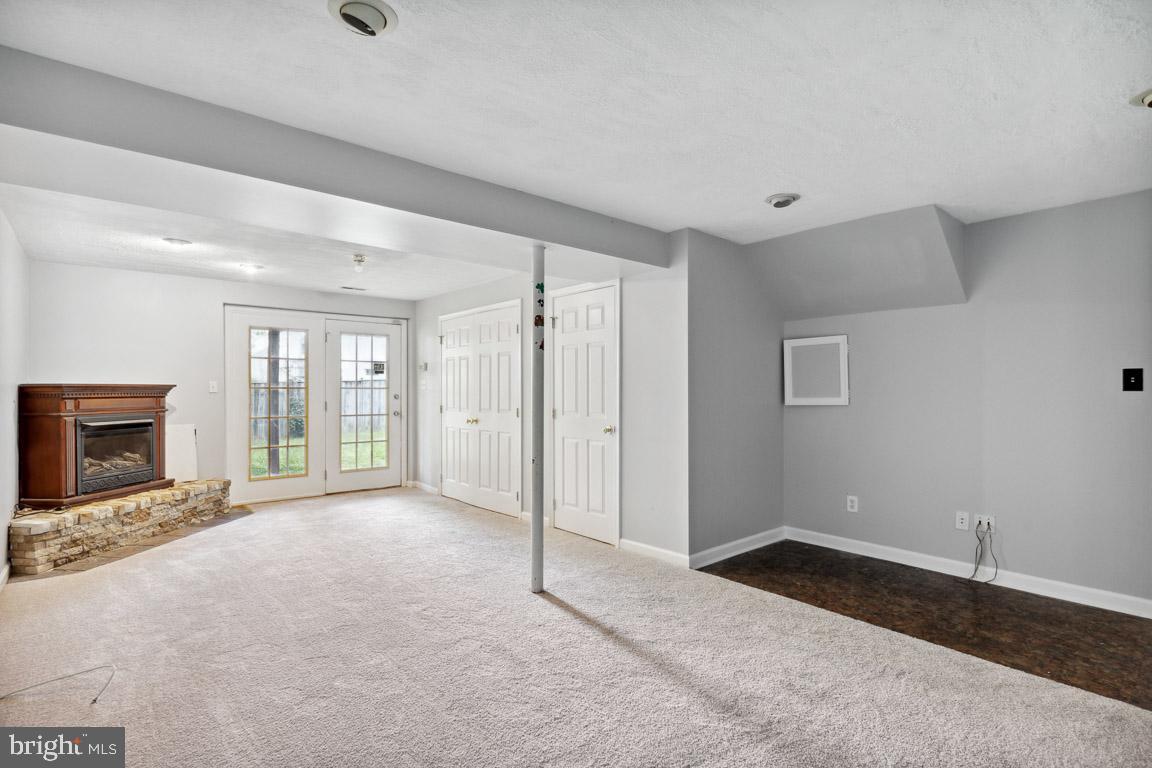 1202 Whitley COURT
