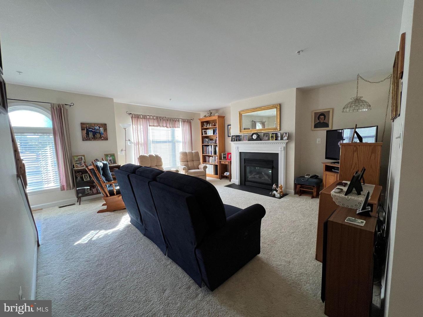 311 Willowglen AVENUE