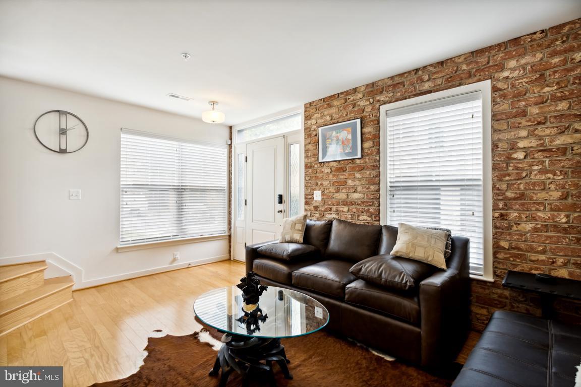 1441 Trafalgar LANE