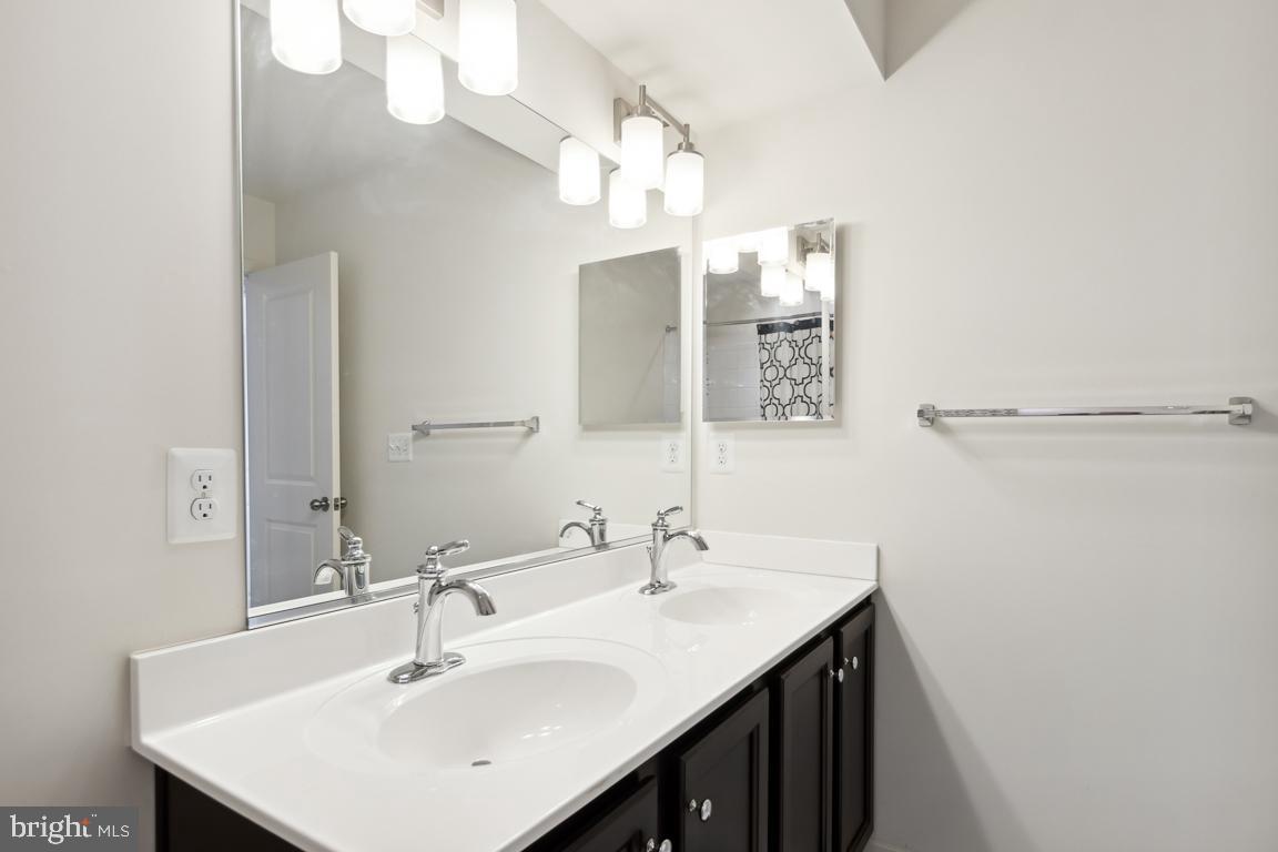 1441 Trafalgar LANE