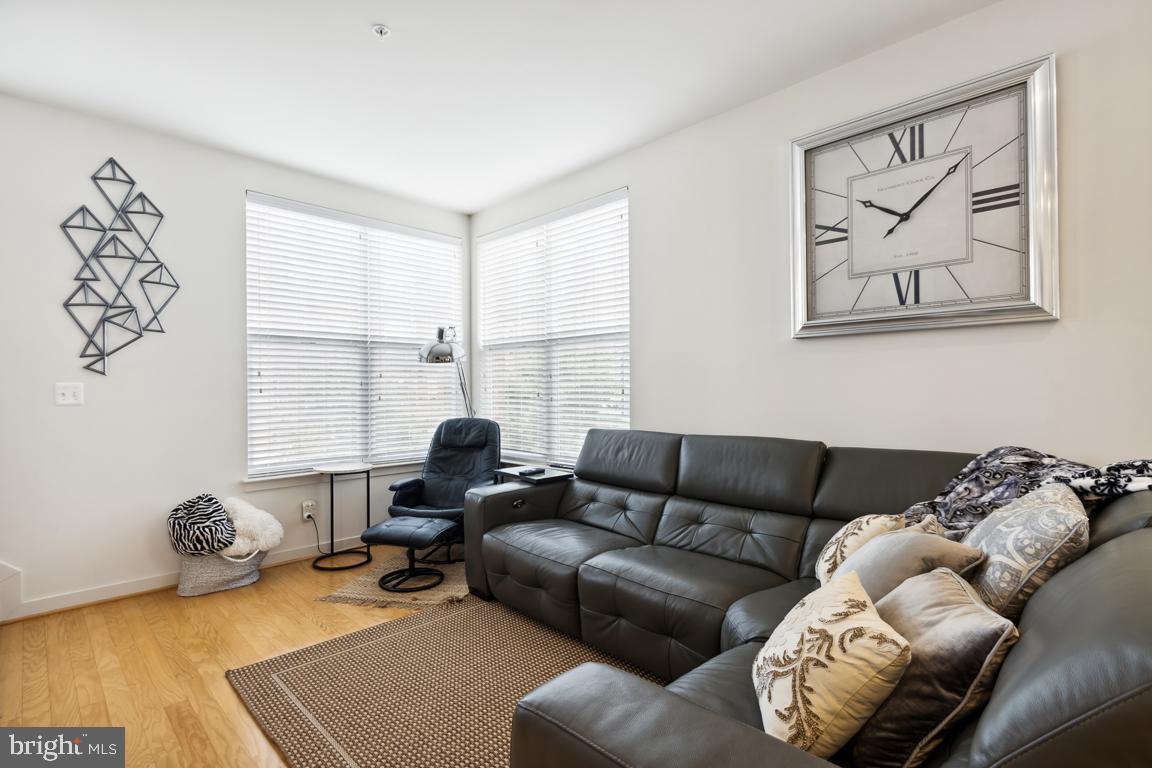 1441 Trafalgar LANE