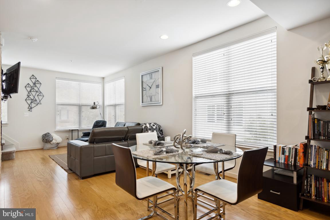 1441 Trafalgar LANE