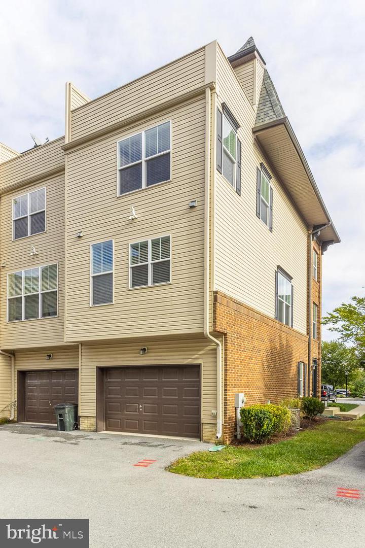 1441 Trafalgar LANE