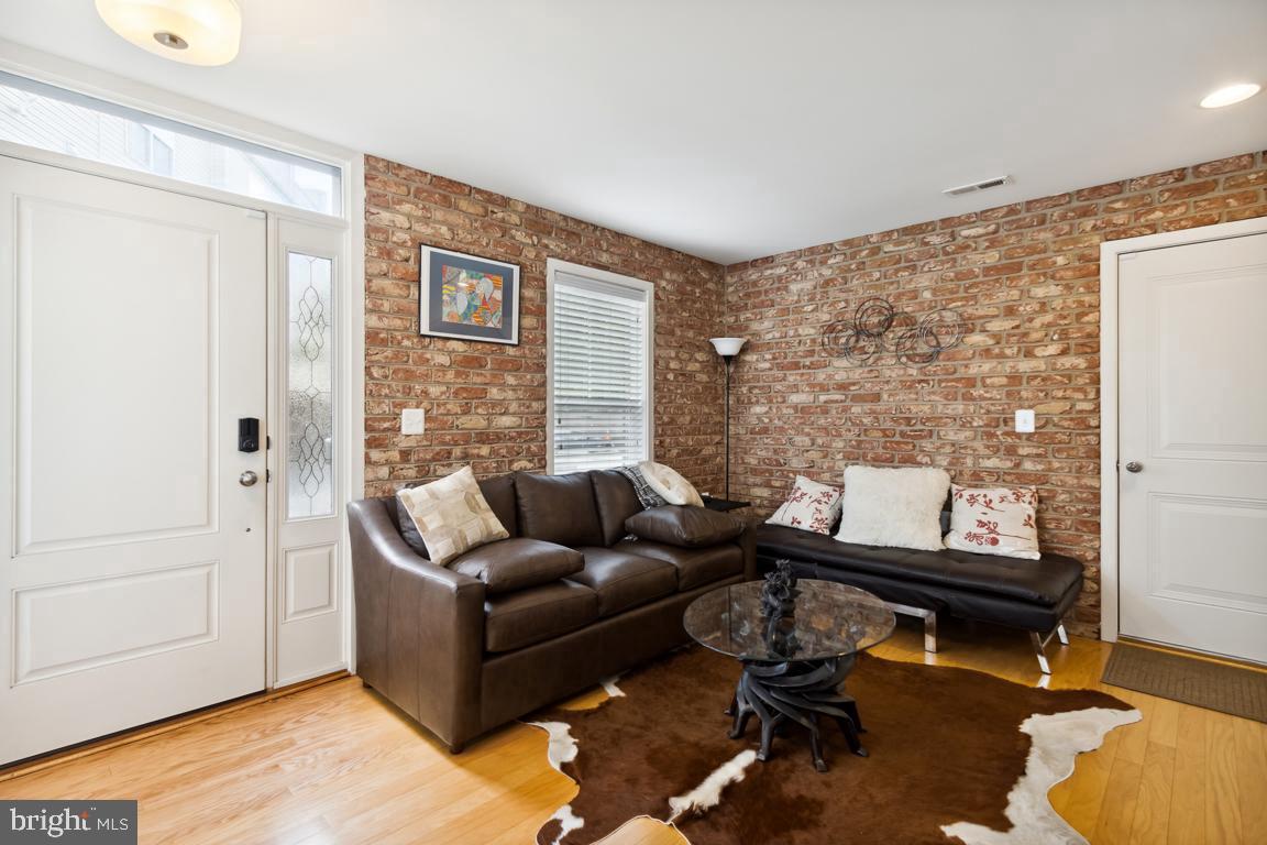 1441 Trafalgar LANE