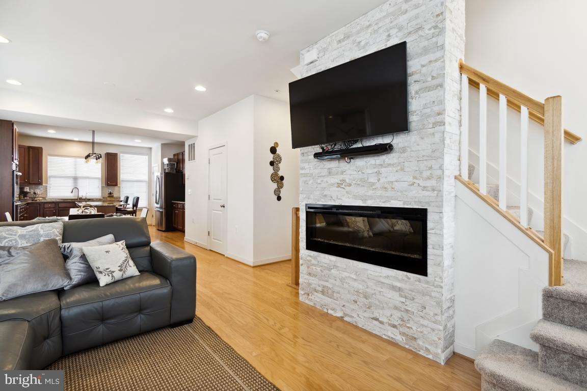 1441 Trafalgar LANE