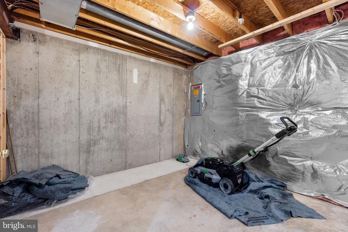 6113 Newport TERRACE