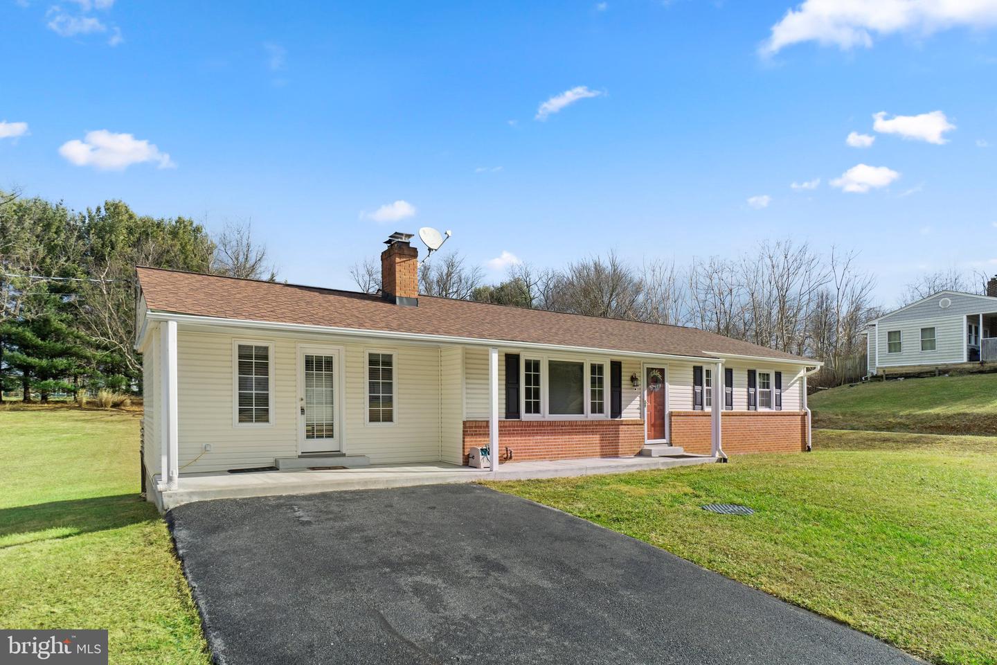 3915 Sugarloaf DRIVE