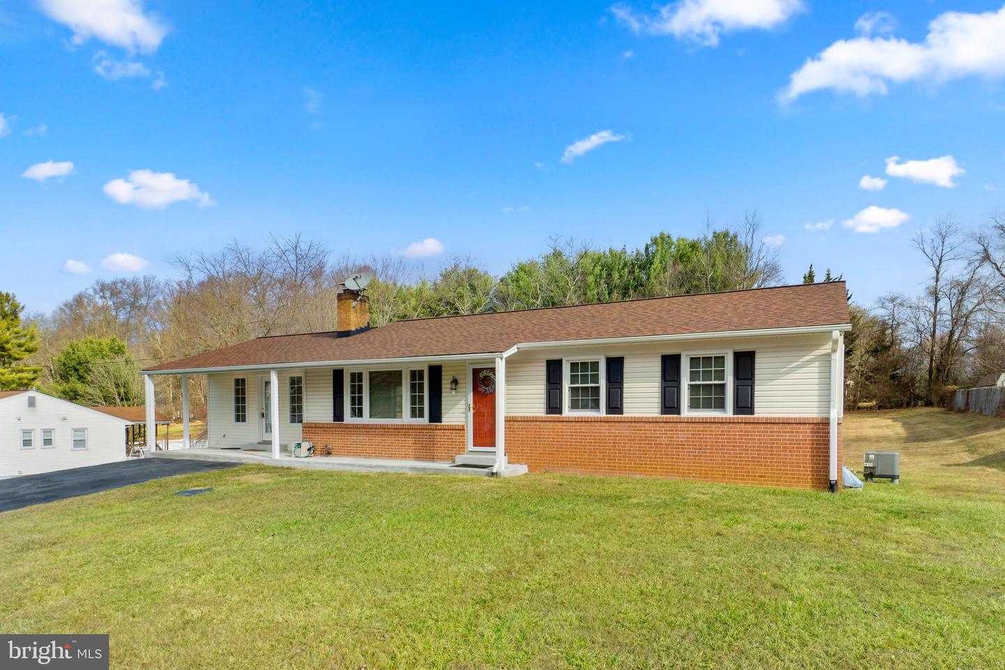 3915 Sugarloaf DRIVE