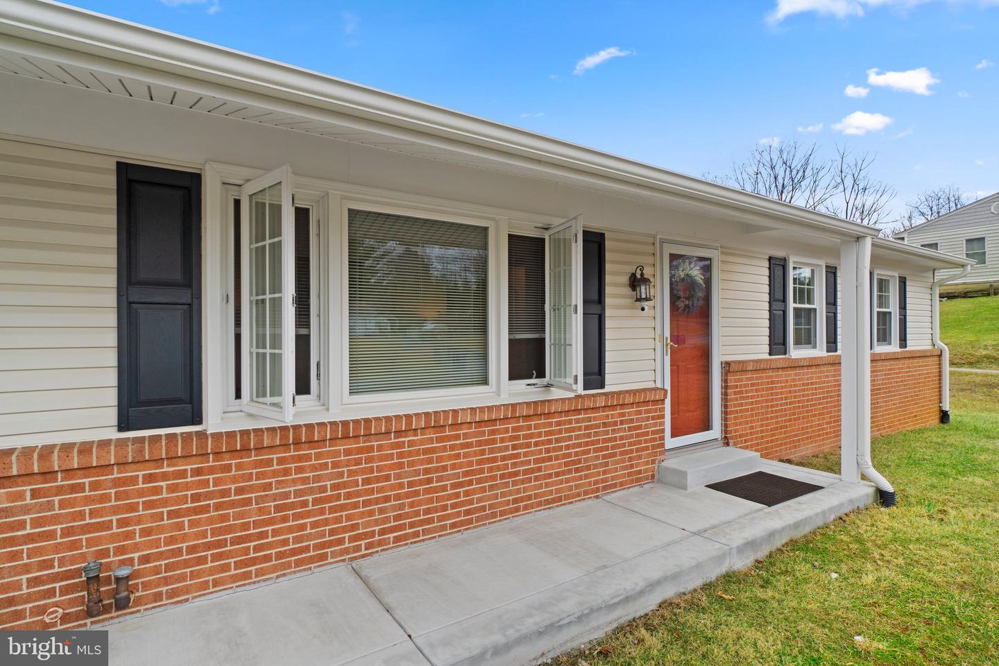 3915 Sugarloaf DRIVE