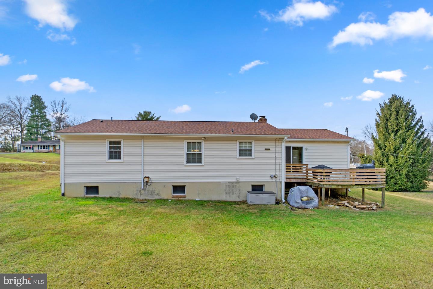 3915 Sugarloaf DRIVE