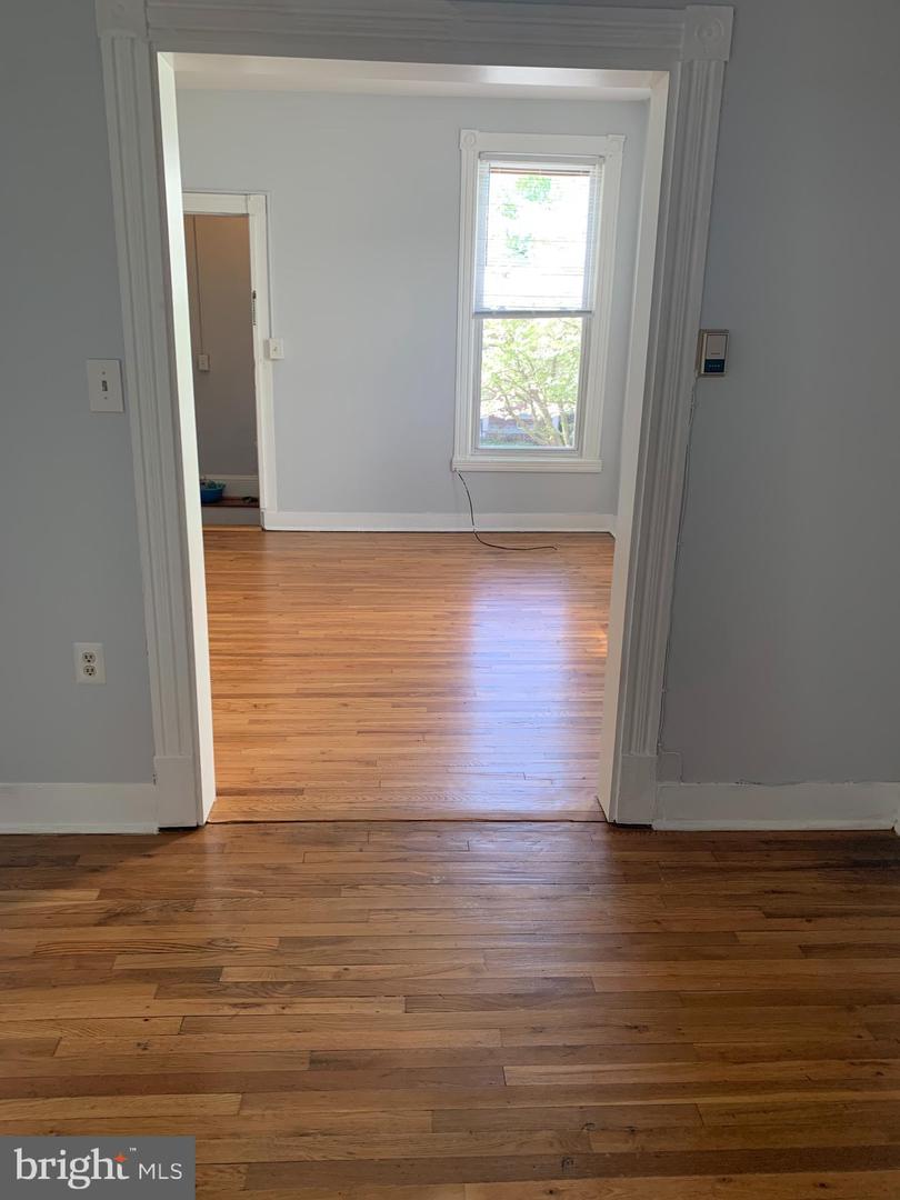 323 3rd STREET E Unit: 3