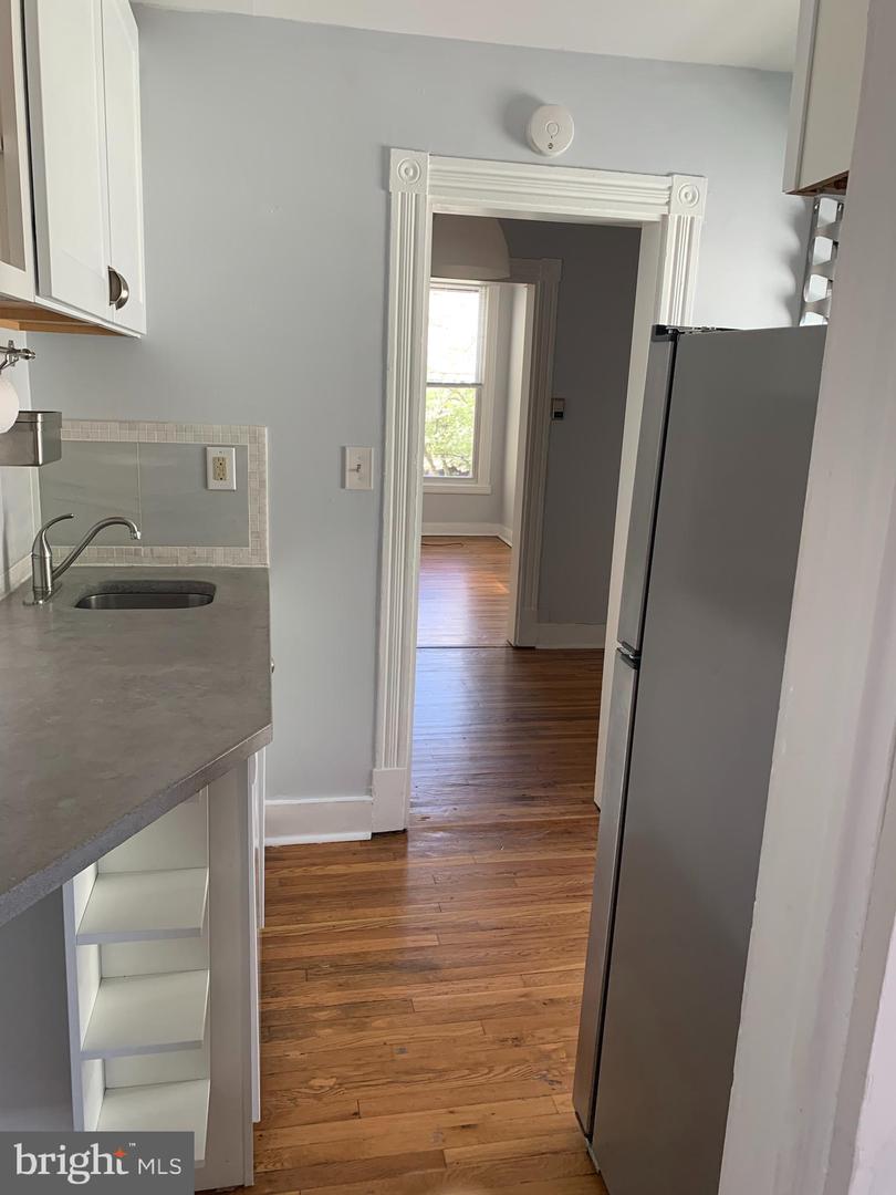 323 3rd STREET E Unit: 3