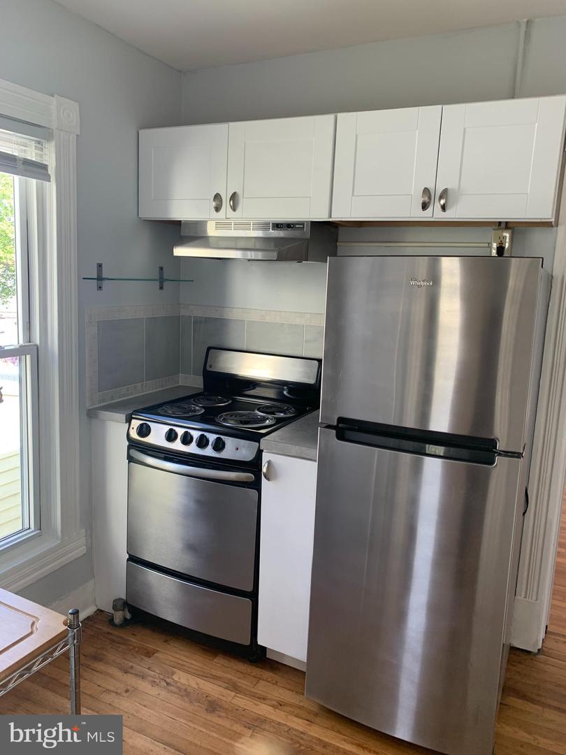 323 3rd STREET E Unit: 3