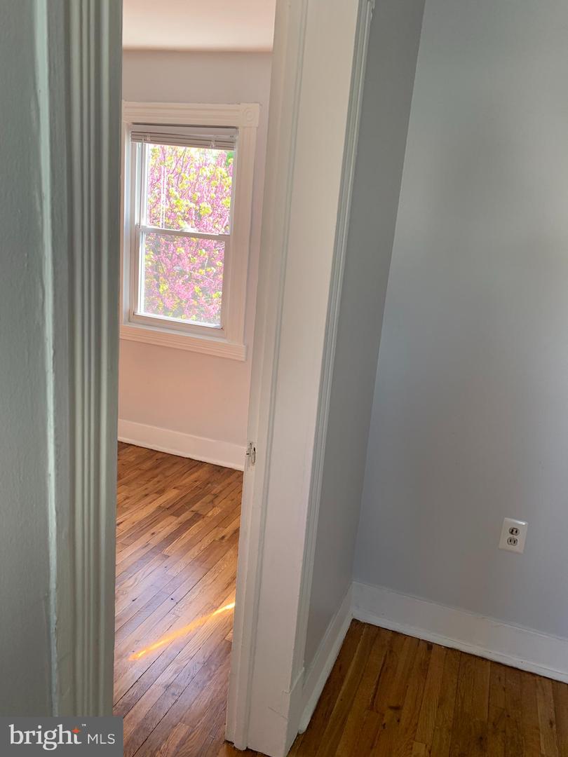 323 3rd STREET E Unit: 3