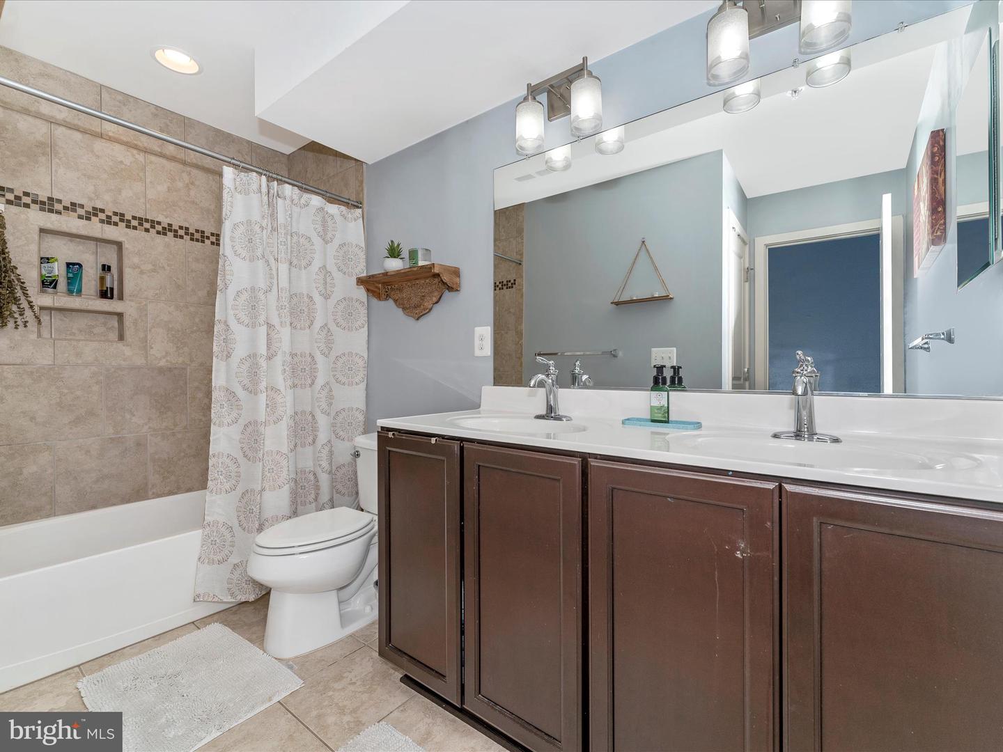 1454 Trafalgar LANE