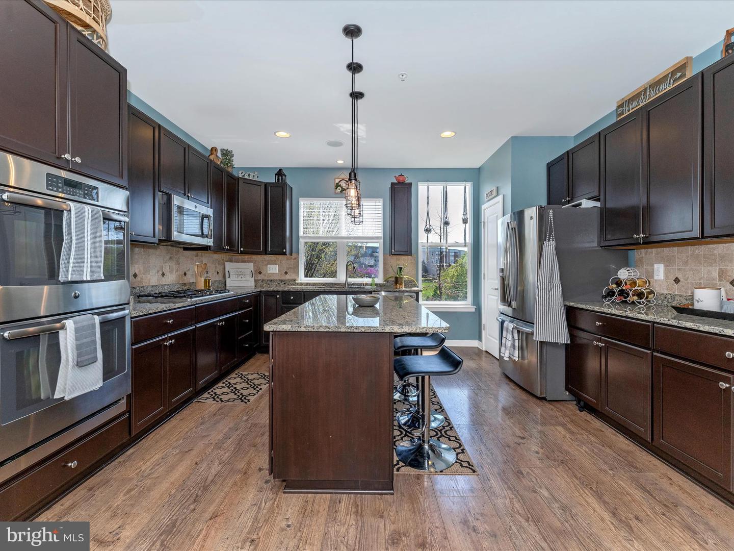1454 Trafalgar LANE